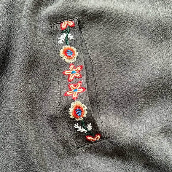 NWT Umgee Floral Embroidered Bomber Jacket Ruffle Olive Green Zip Up Medium - Picture 11 of 14